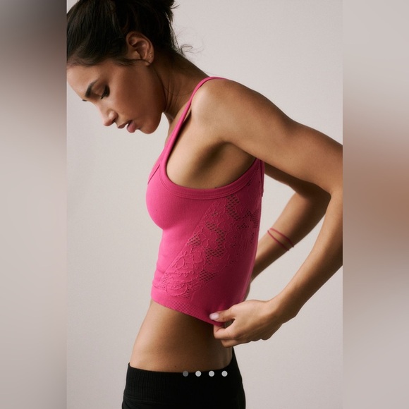 NWT FREE PEOPLE FP Movement Evergreen Brisk Cami M/L “Berry” SOLD OUT ONLINE - Picture 2 of 10